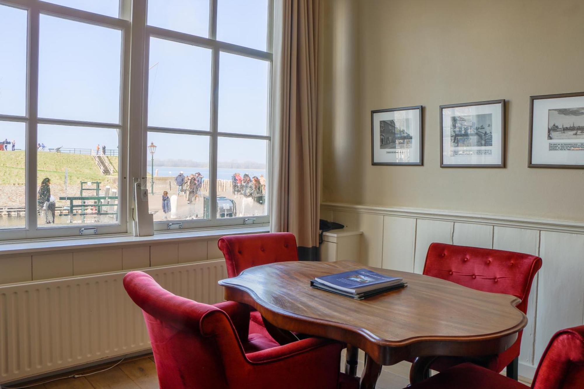 Auberge De Campveerse Toren Veere Bagian luar foto
