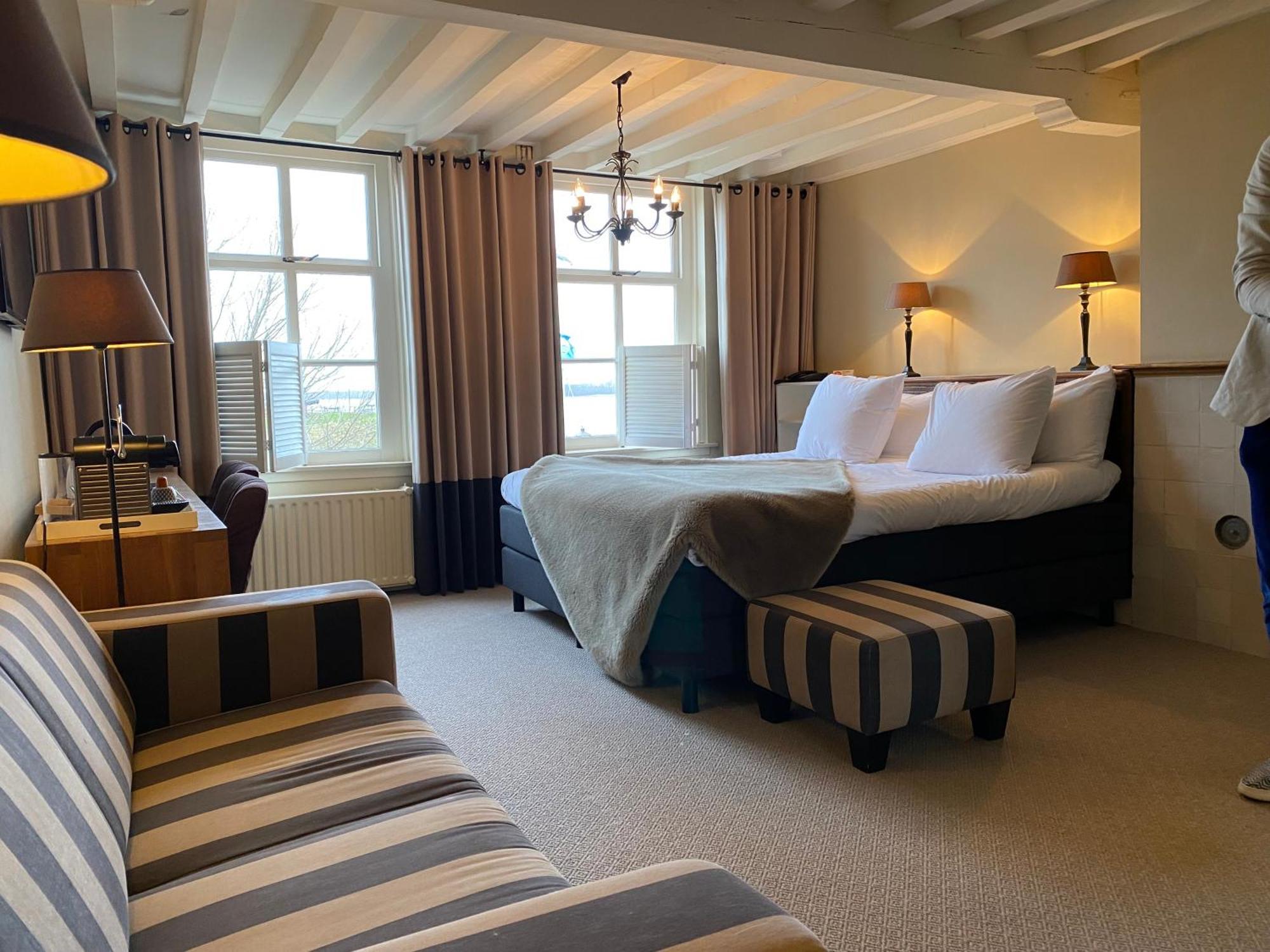 Auberge De Campveerse Toren Veere Bagian luar foto