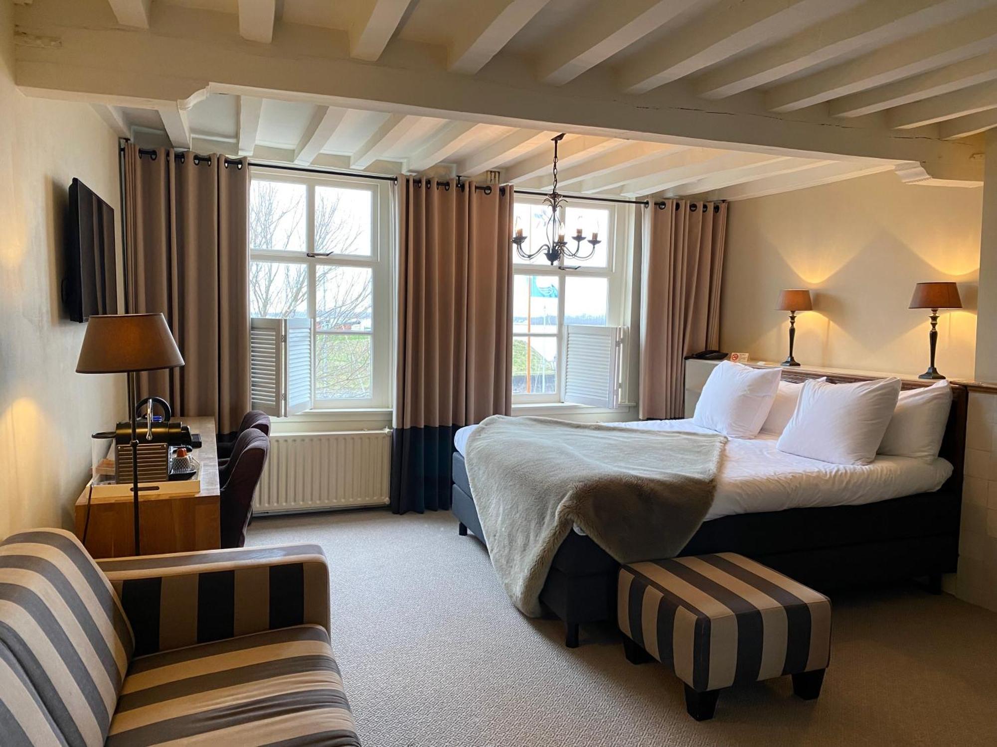 Auberge De Campveerse Toren Veere Bagian luar foto