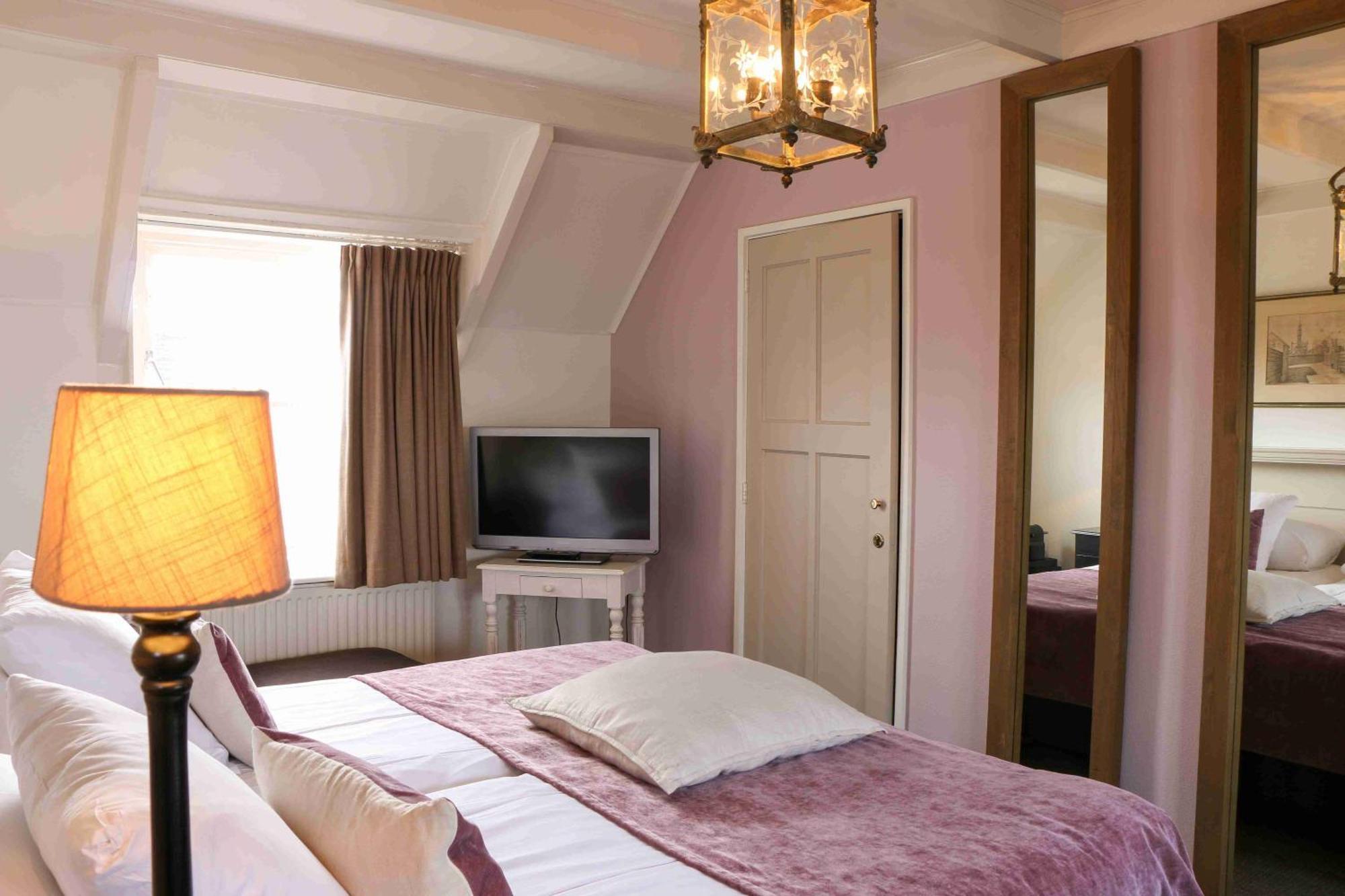 Auberge De Campveerse Toren Veere Bagian luar foto