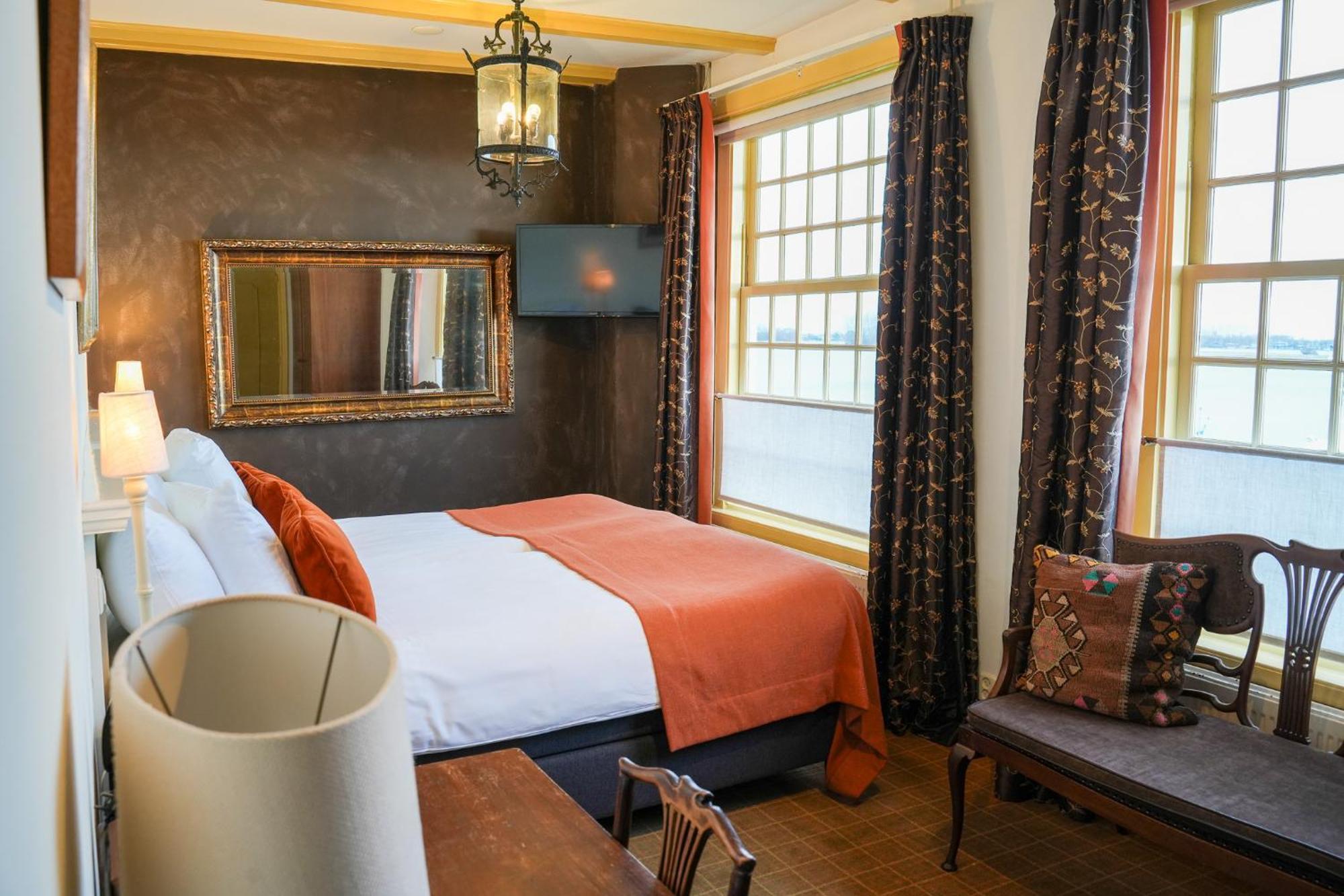 Auberge De Campveerse Toren Veere Bagian luar foto