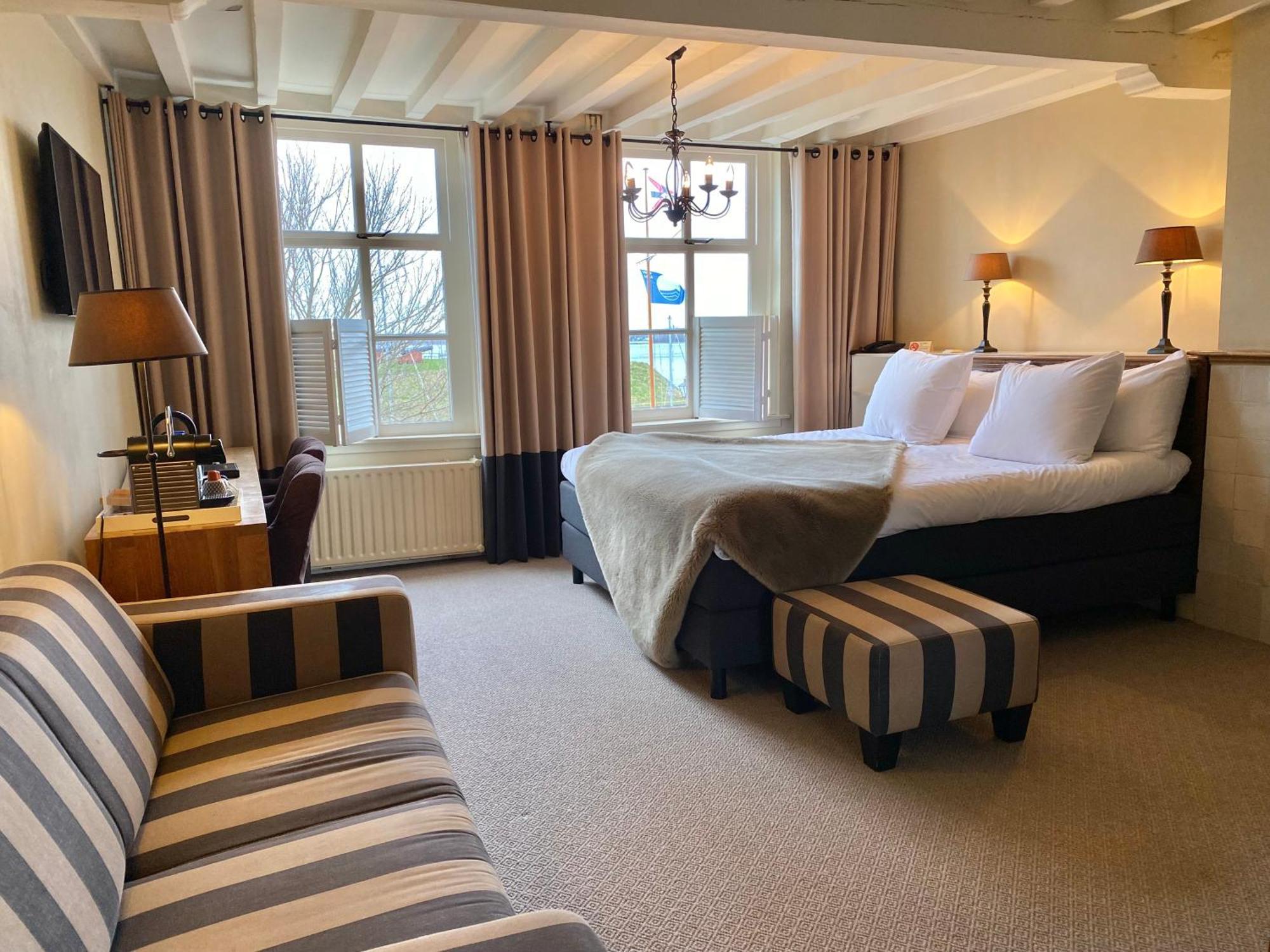 Auberge De Campveerse Toren Veere Bagian luar foto